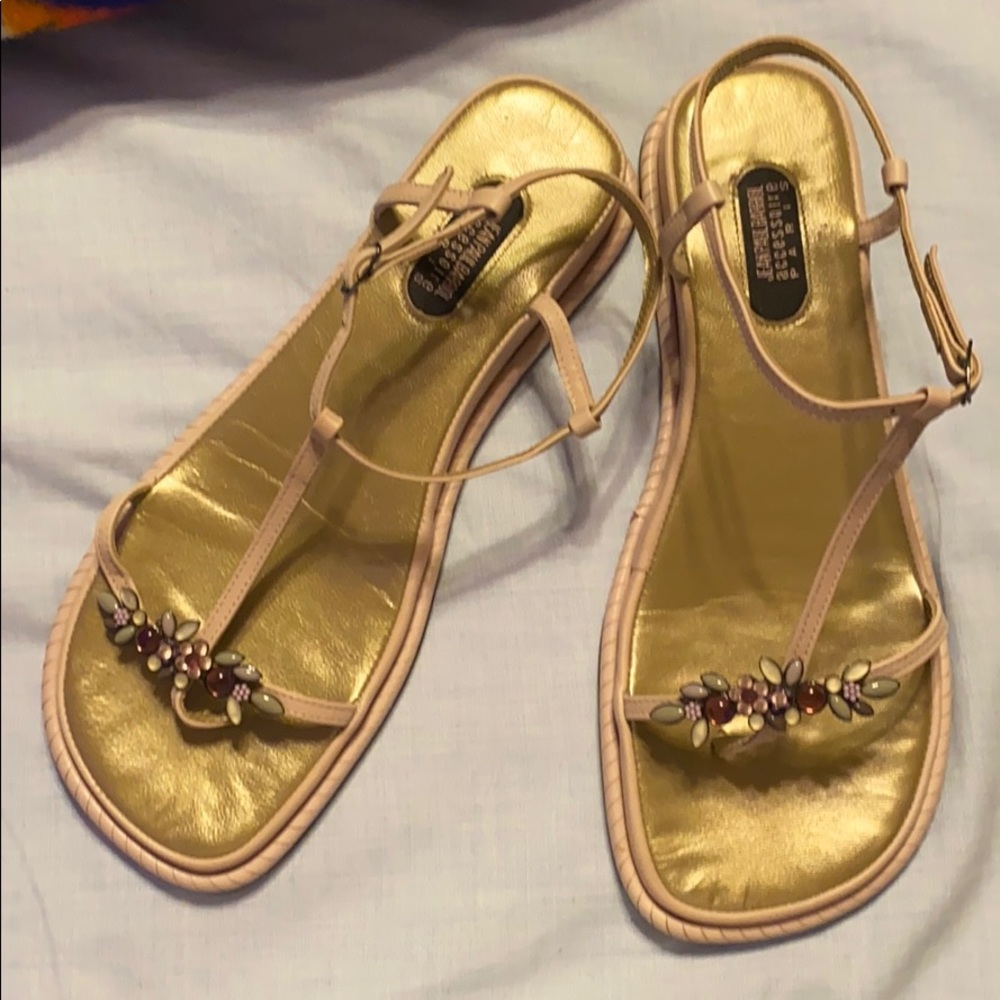Very Beautiful Sandals. 🌸💗 Size 8. From Paris.